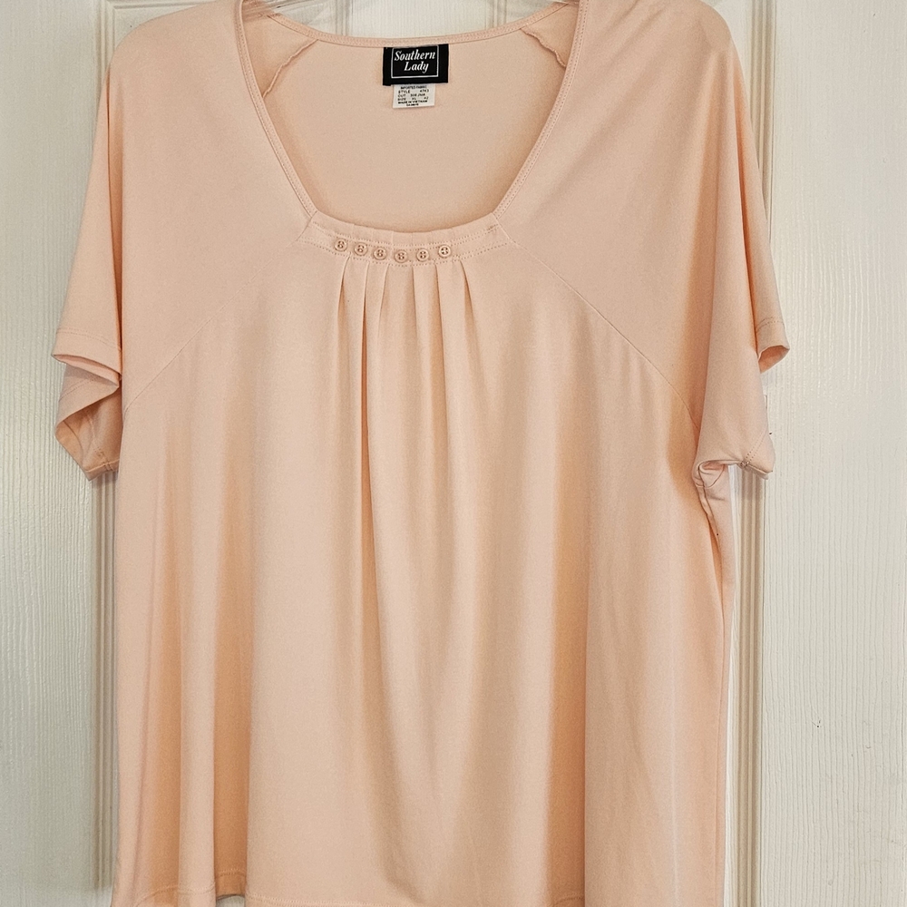 Southern Lady SHORT Sleeve Peach Top.  Size XL